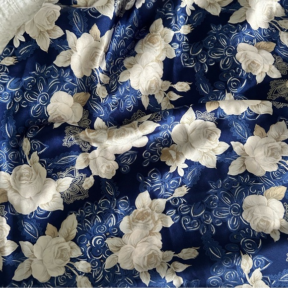 Adonna Medium Silky V-line Long Blue Dress with Roses - Picture 11 of 13